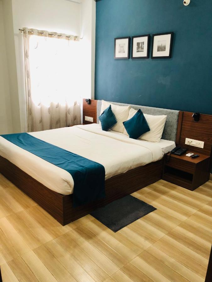Hotel Ballfin Indore Eksteriør bilde